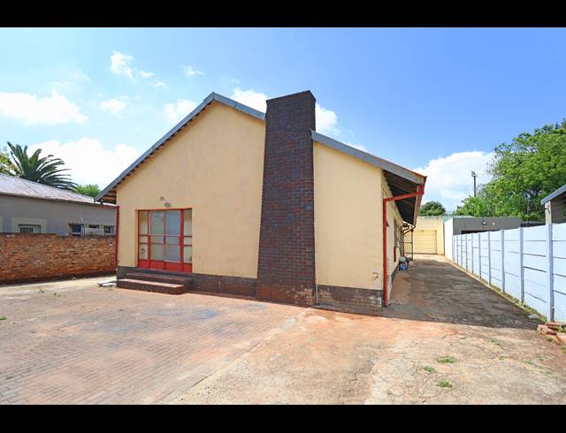 6 BEDROOM HOUSE FOR SALE IN WESTDENE